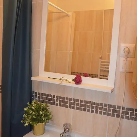 No. 11 With 2 Bathrooms Next To Railway Station Appartement *