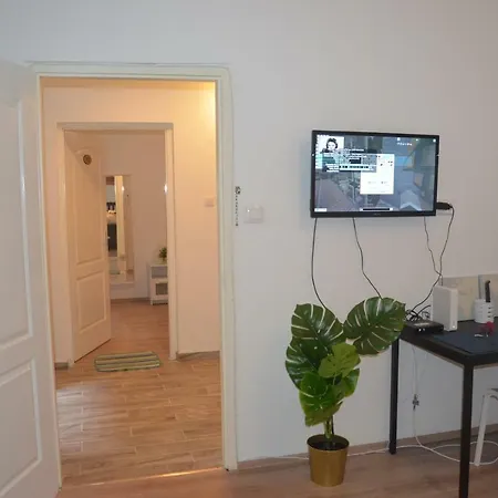 아파트 No. 11 With 2 Bathrooms Next To Railway Station