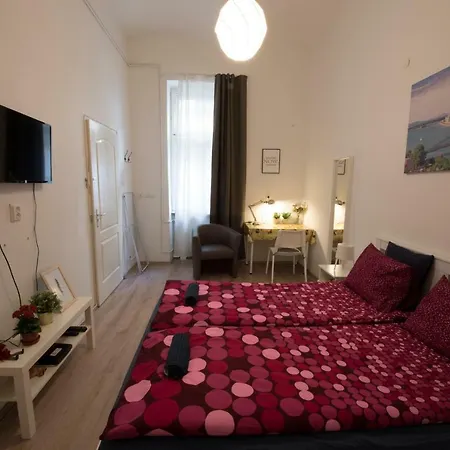 No. 11 With 2 Bathrooms Next To Railway Station * 부다페스트