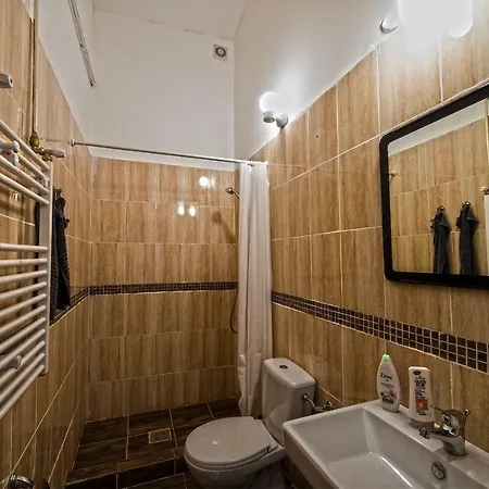 No. 11 With 2 Bathrooms Next To Railway Station Appartement *