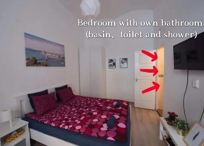 No. 11 With 2 Bathrooms Next To Railway Station *