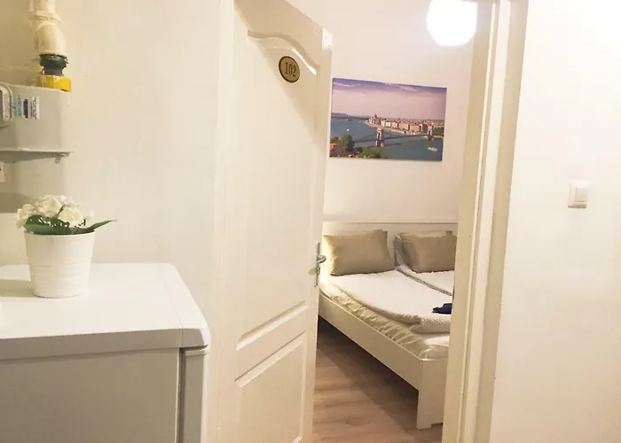 Apartment No. 11 With 2 Bathrooms Next To Railway Station