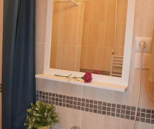 No. 11 With 2 Bathrooms Next To Railway Station Apartment *