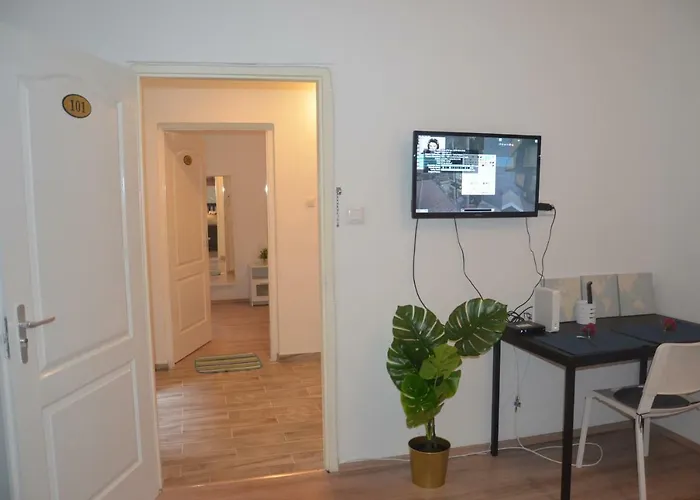 Apartment No. 11 With 2 Bathrooms Next To Railway Station
